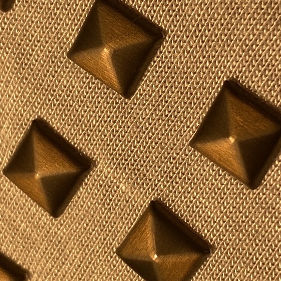 ROCK & REPUBLIC - tee: asymmetric thin rayon l/s w embellished studded neck - L - Picture 11 of 16